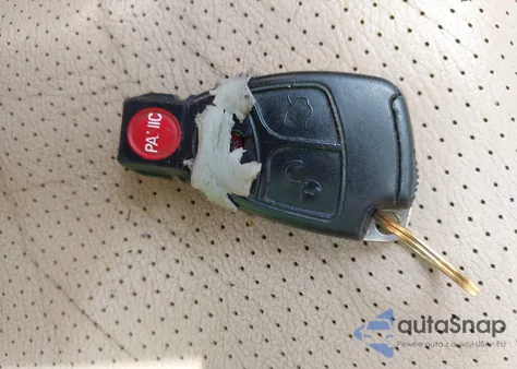 2003 Mercedes-Benz C 240 из США, поврежденный, VIN WDBRF61J43E014165